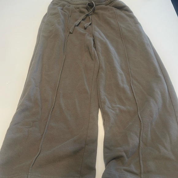 Mono B - Not Your Boyfriends Sweatpants gray/brown size large - Picture 1 of 10
